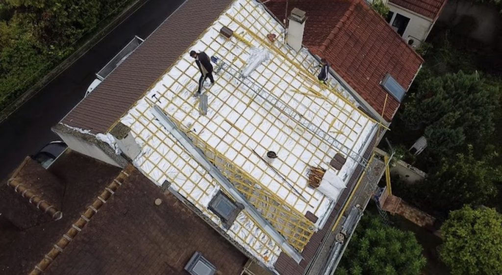 Rénovation complète de toiture à Limoges – chantier de couverture avec isolation et liteaux